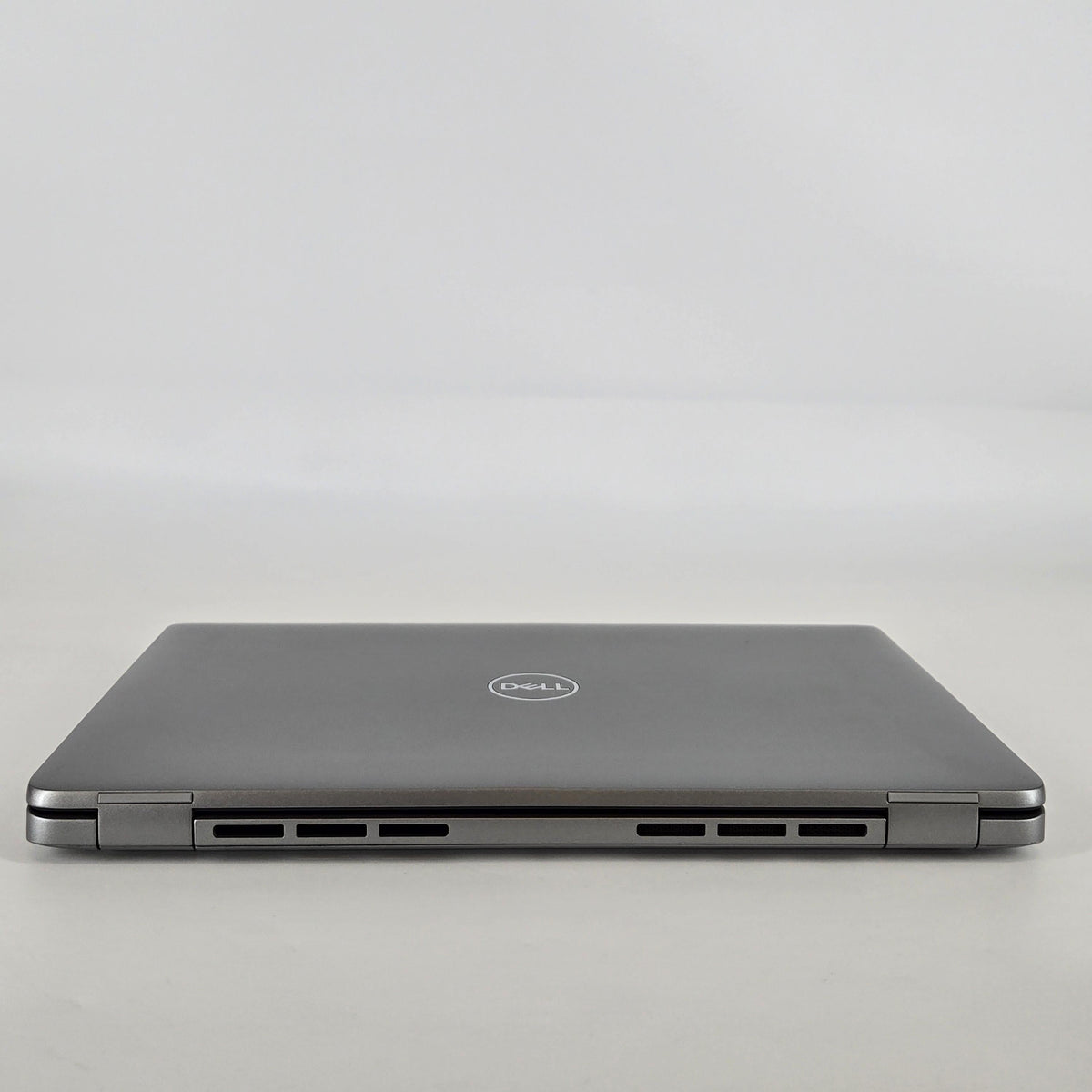 Dell Latitude 5450 14 Gray 1.7 GHz Intel Core Ultra 7 32GB RAM 512GB Solid State Drive