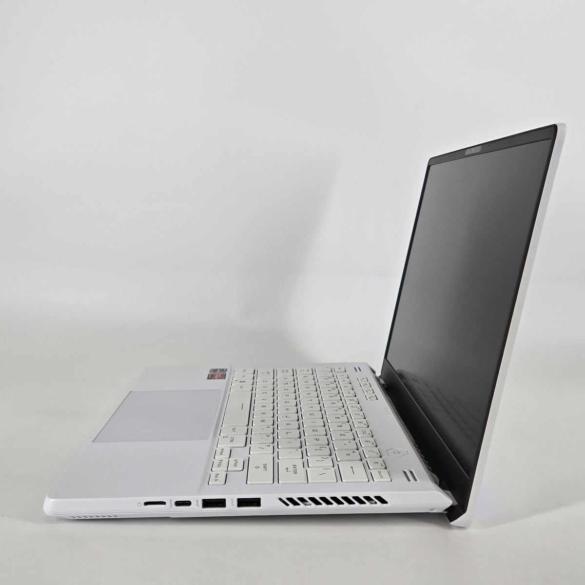 ROG Zephyrus G14 GA402 14 White 3.3 GHz AMD Ryzen 9 6900HS 32GB RAM 1TB Solid State Drive AMD Radeon RX 6800S 8 GB