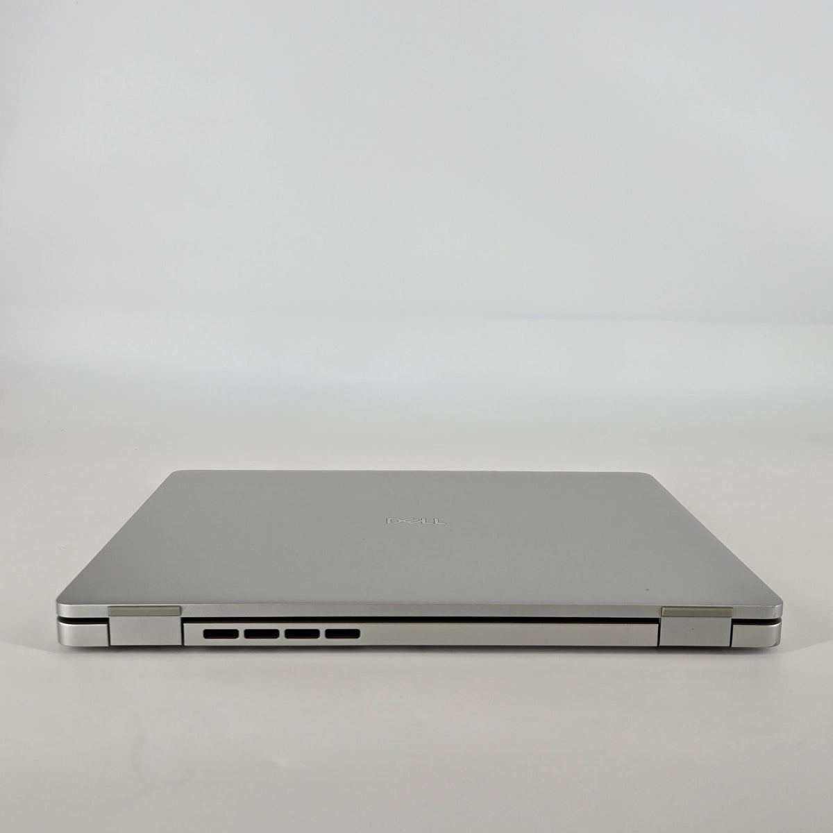 Dell Pro 14 PC14250 Platinum Silver 2.0 GHz Intel Core Ultra 5 Series 2 16GB RAM 256GB Solid State Drive