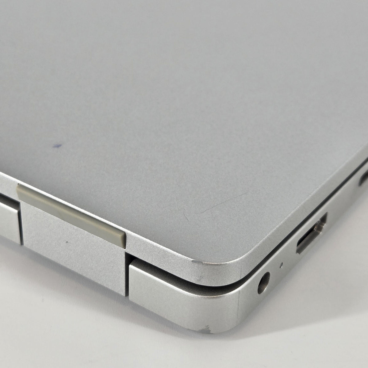 Dell Pro 14 PC14250 Platinum Silver 2.0 GHz Intel Core Ultra 5 Series 2 16GB RAM 256GB Solid State Drive