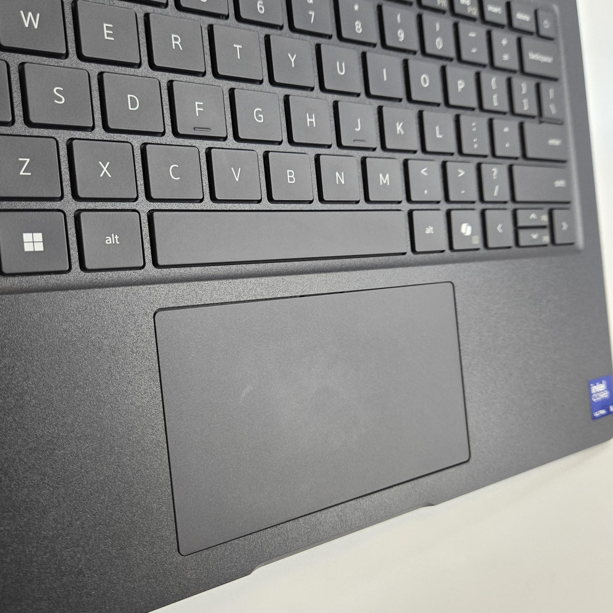 Dell Pro 14 PC14250 Magnetite 1.5 GHz Intel Core Ultra 5 Series 2 16GB RAM 256GB Solid State Drive