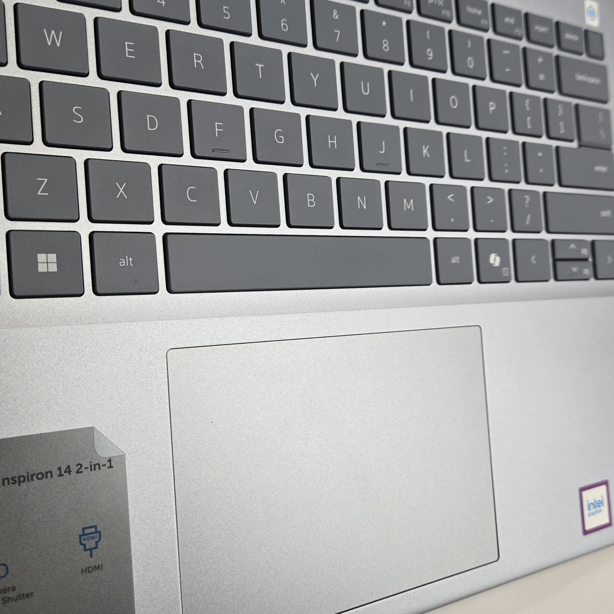 Inspiron 7440 (2-in-1) 14 Blue 1.8 GHz Intel Core 7 32GB RAM 1TB Solid State Drive