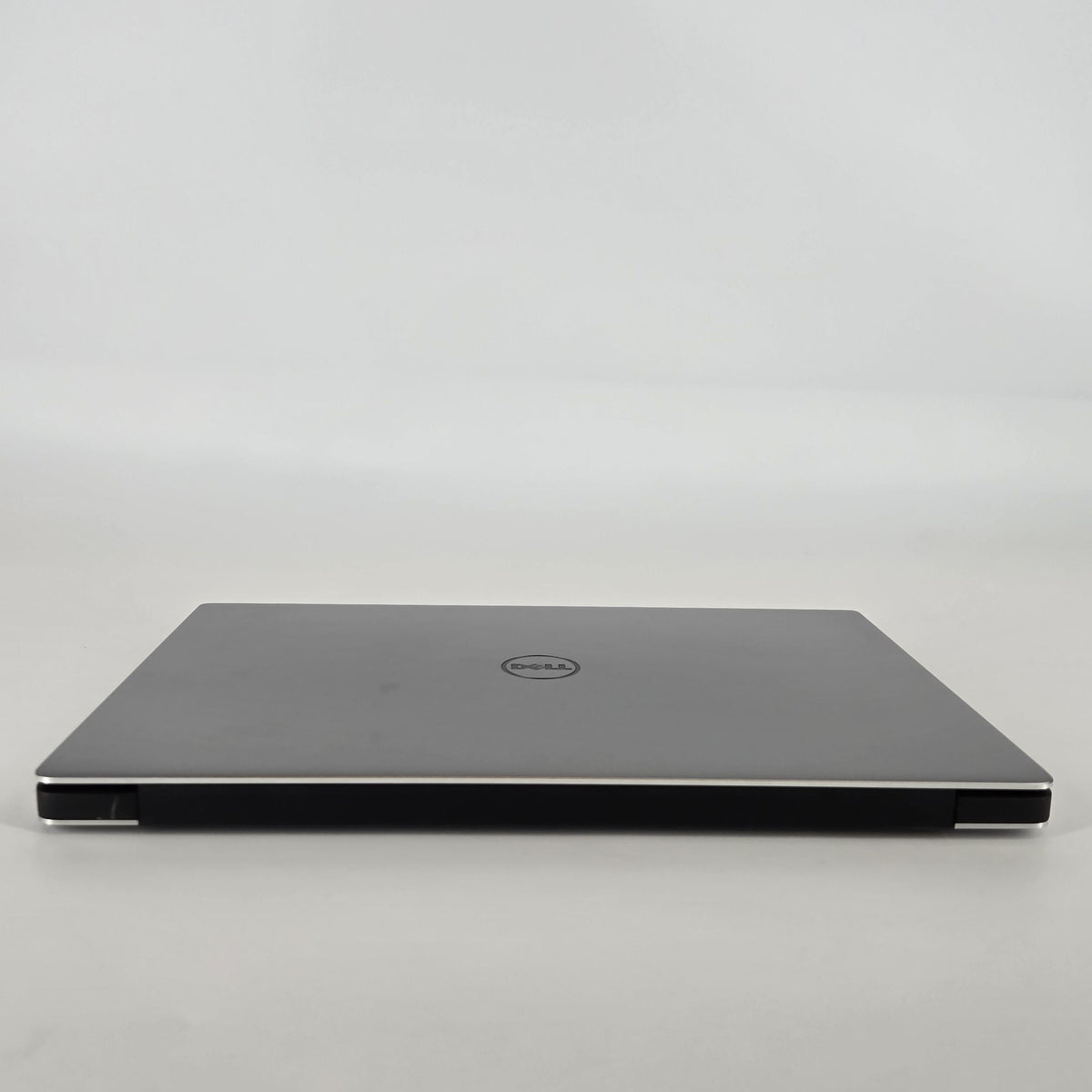 Dell XPS 13 9360 Silver 1.8 GHz Intel Core i7 8th Gen. 8GB RAM 256GB Solid State Drive
