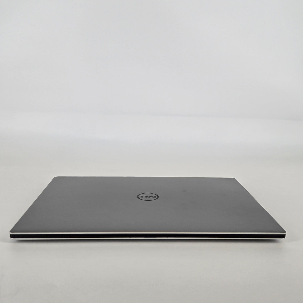 Dell XPS 13 9360 Silver 1.8 GHz Intel Core i7 8th Gen. 8GB RAM 256GB Solid State Drive