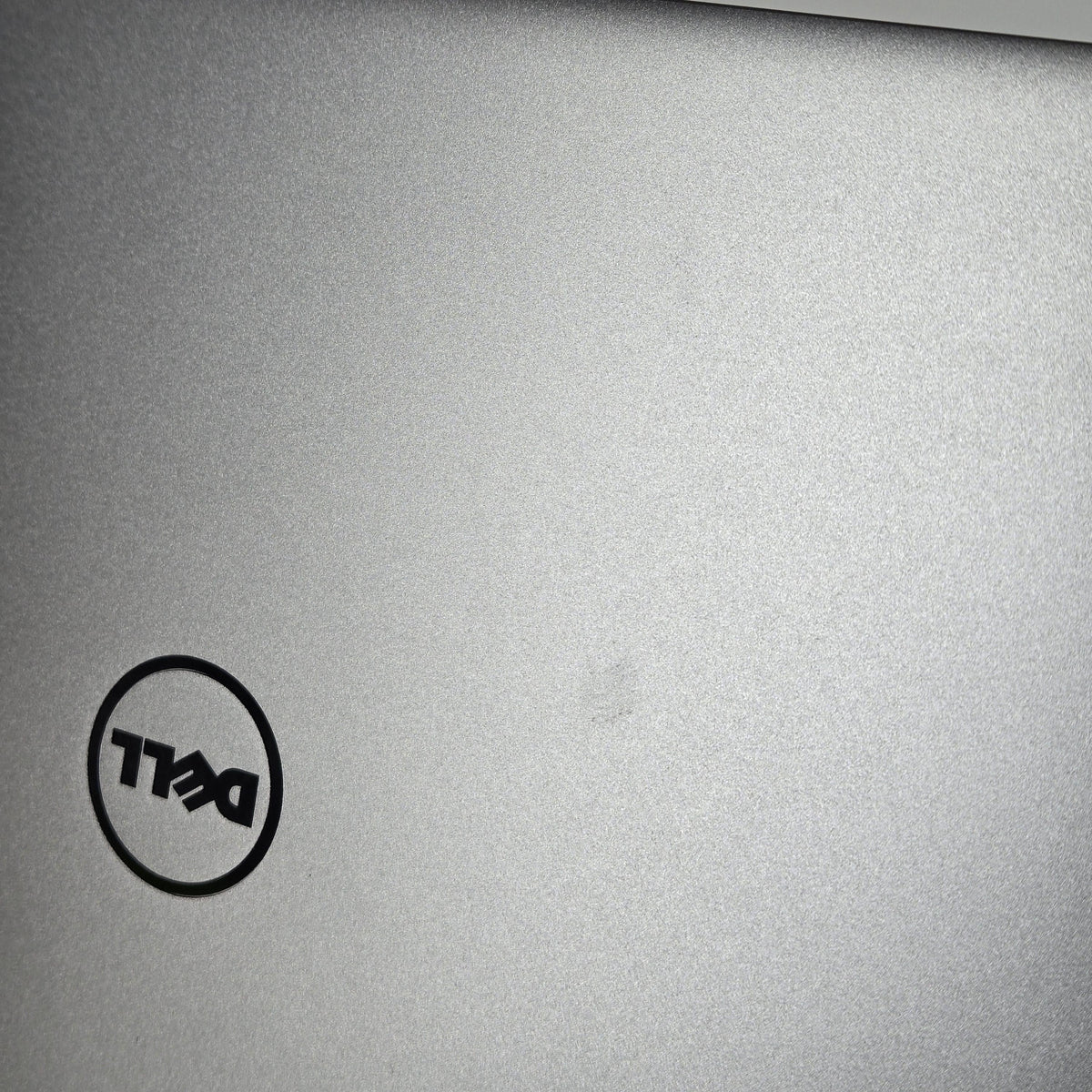 Dell XPS 13 9360 Silver 1.8 GHz Intel Core i7 8th Gen. 8GB RAM 256GB Solid State Drive