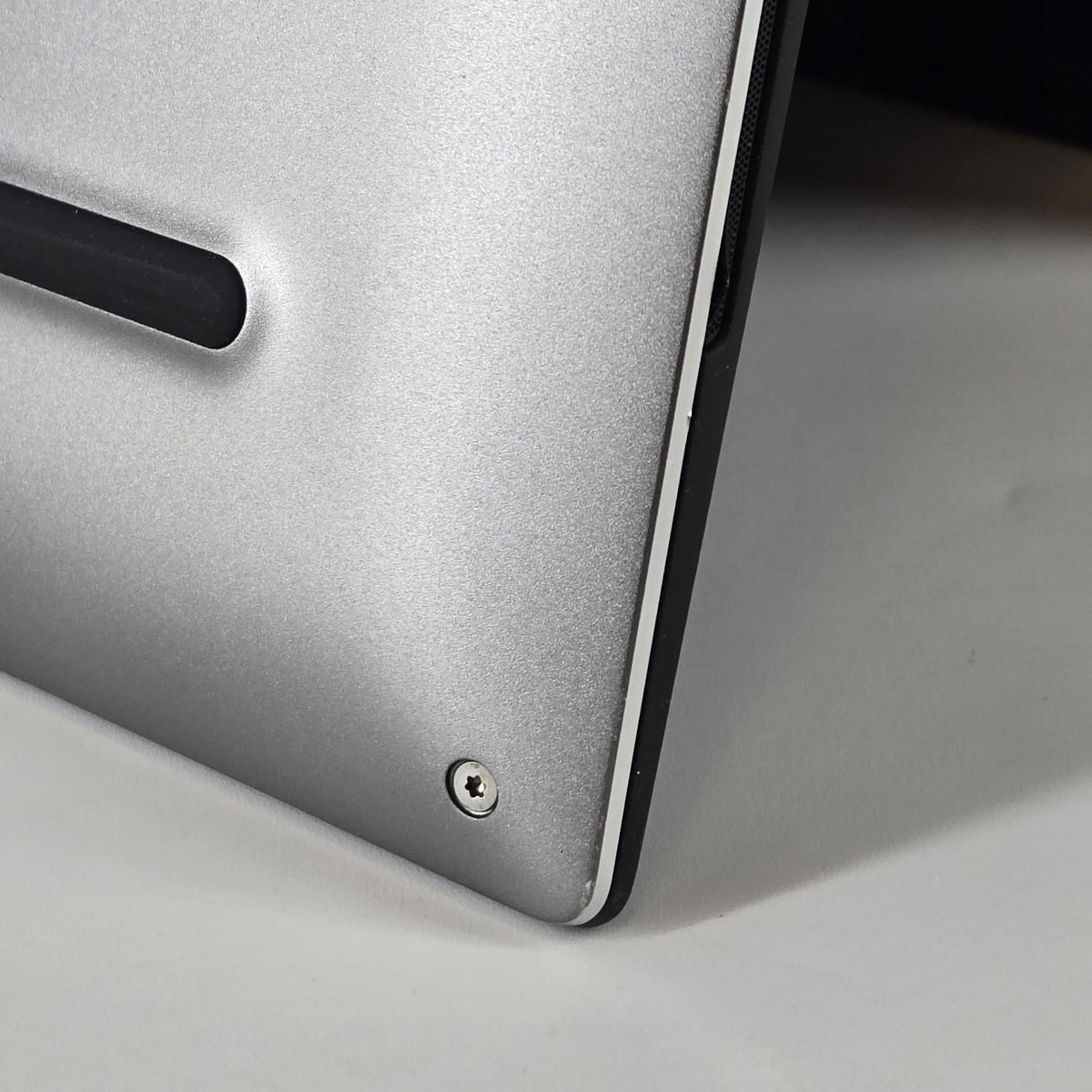 Dell XPS 13 9360 Silver 1.8 GHz Intel Core i7 8th Gen. 8GB RAM 256GB Solid State Drive
