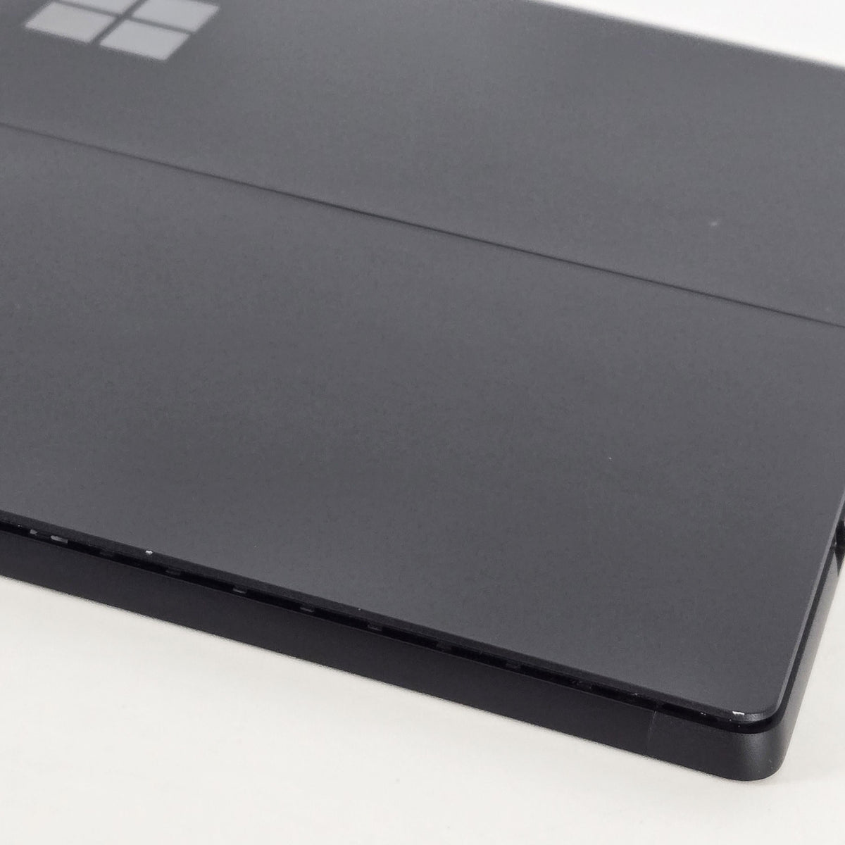 Microsoft Surface Pro 6 12.3 Black WiFi 1.9 GHz Intel Core i7 8th Gen. 16GB RAM 512GB Solid State Drive