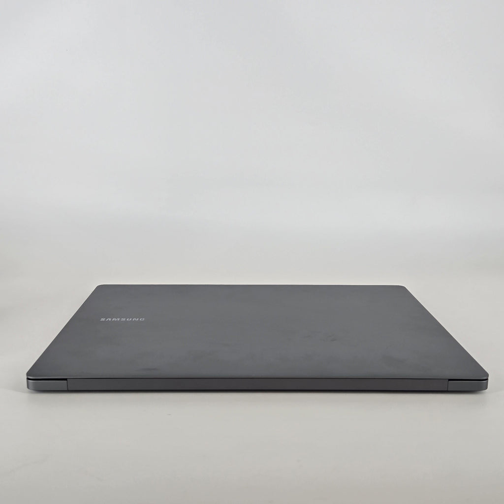 Samsung Galaxy Book5 Pro 16 Gray 2.2 GHz Intel Core Ultra 7 Series 2 16GB RAM 1TB Solid State Drive
