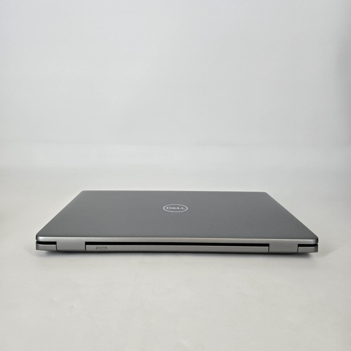 Dell Latitude 5550 15.6 Gray 1.6 GHz Intel Core Ultra 5 32GB RAM 256GB Solid State Drive