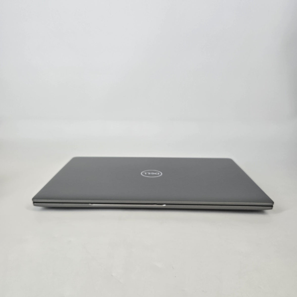Dell Latitude 5550 15.6 Gray 1.6 GHz Intel Core Ultra 5 32GB RAM 256GB Solid State Drive