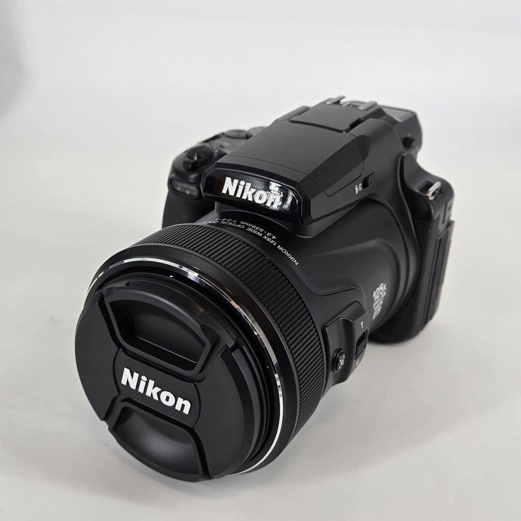 Nikon Coolpix P1100 16MP Black