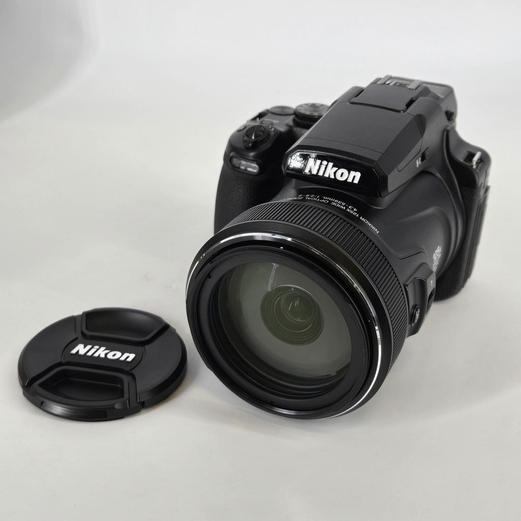 Nikon Coolpix P1100 16MP Black
