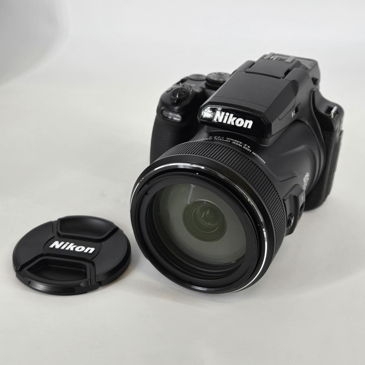 Nikon Coolpix P1100 16MP Black
