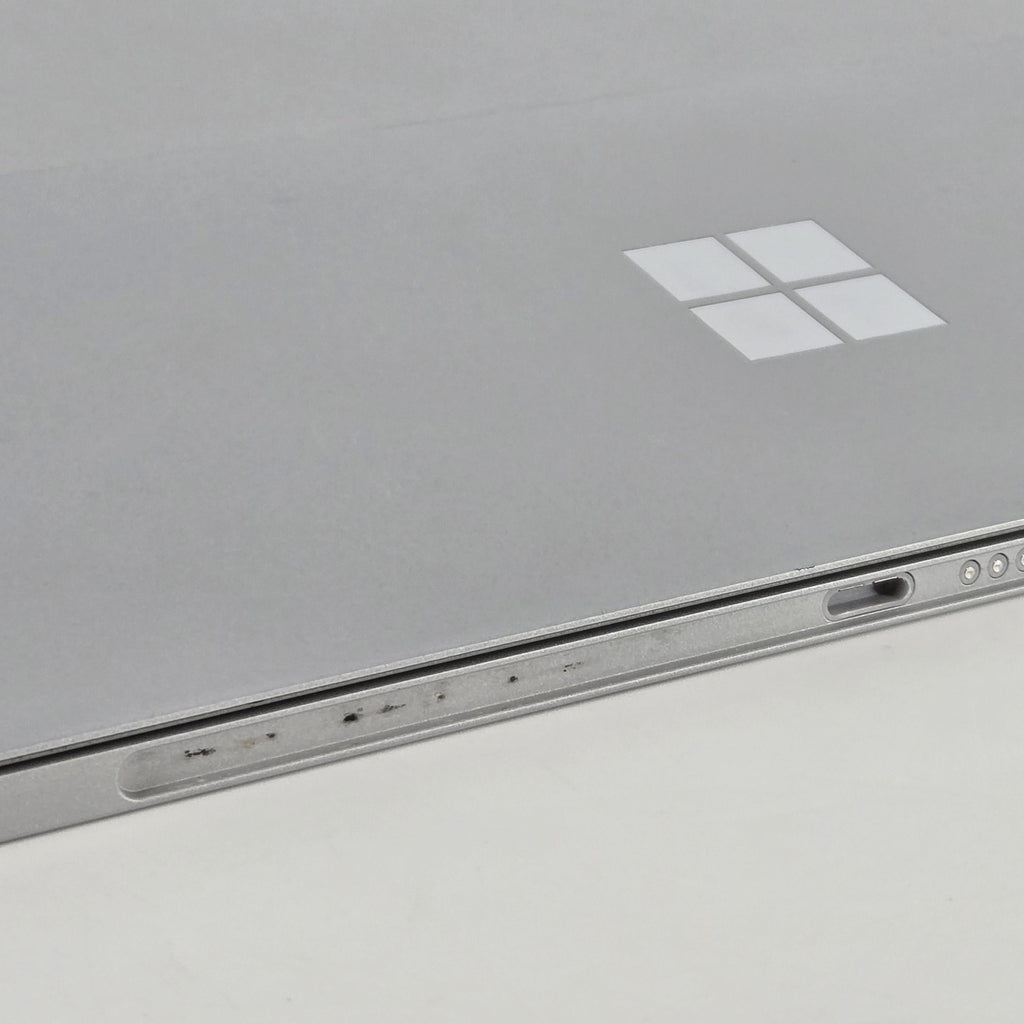 Surface Pro 4 12.3 Silver WiFi 2.4 GHz Intel Core i5 6th Gen. 4GB RAM 128GB Solid State Drive