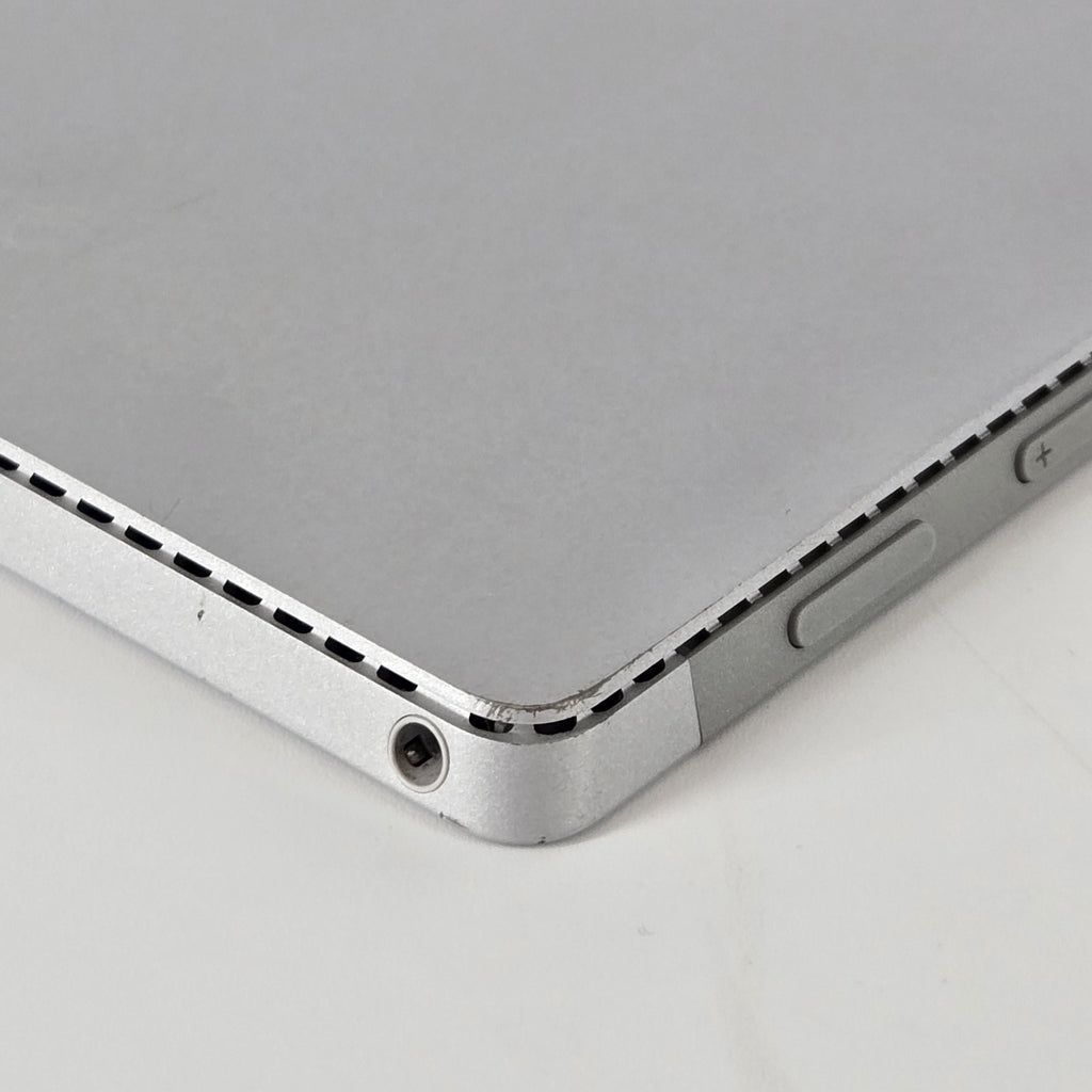 Surface Pro 4 12.3 Silver WiFi 2.4 GHz Intel Core i5 6th Gen. 4GB RAM 128GB Solid State Drive