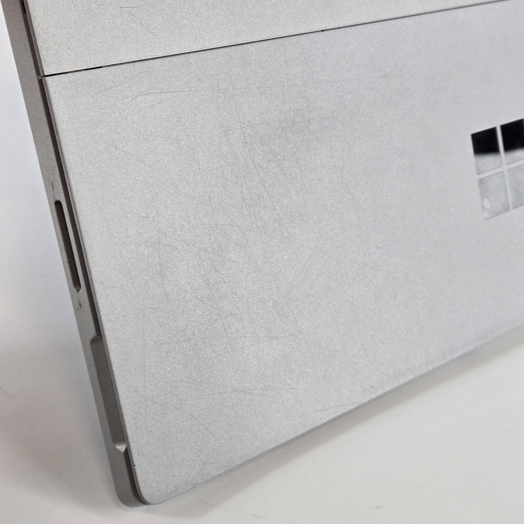 Surface Pro 4 12.3 Silver WiFi 2.4 GHz Intel Core i5 6th Gen. 4GB RAM 128GB Solid State Drive