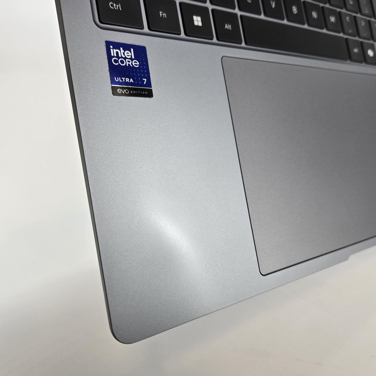 Galaxy Book5 Pro 16 Gray 2.2 GHz Intel Core Ultra 7 Series 2 16GB RAM 1TB Solid State Drive