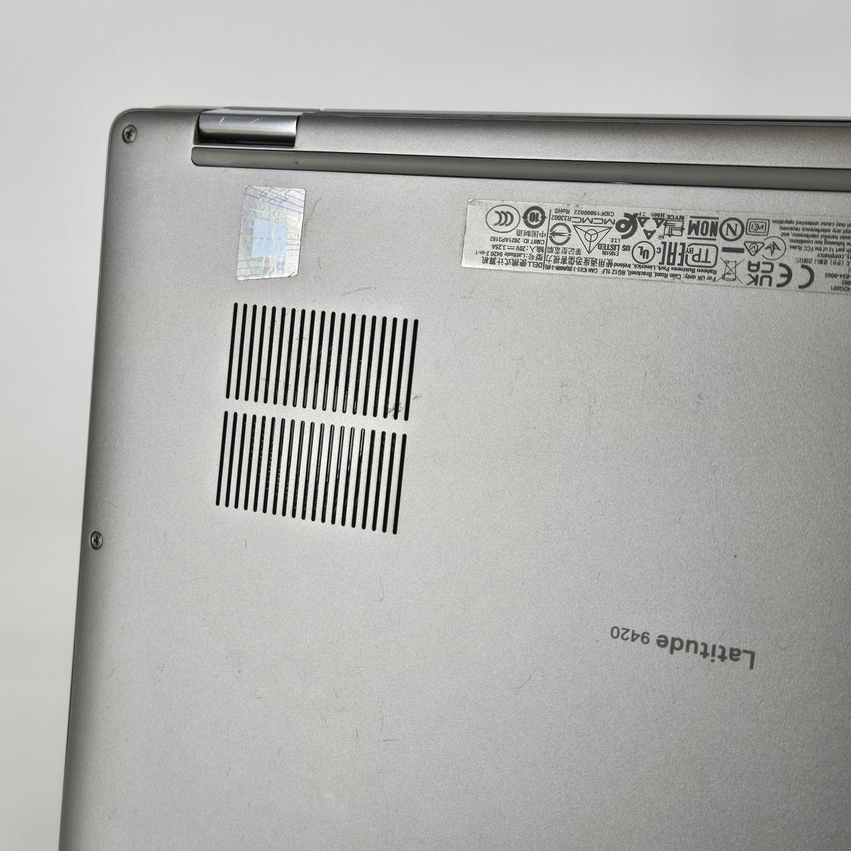 Dell Latitude 9420 14 Gray 3.0 GHz Intel Core i7 11th Gen. 16GB RAM 512GB Solid State Drive