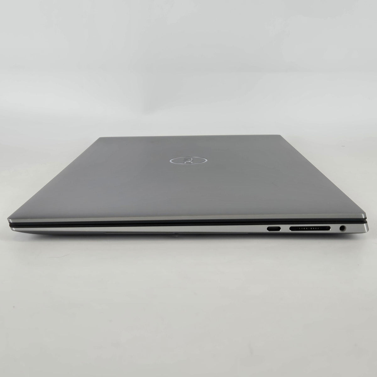 Dell Precision 5560 15.6 Gray 2.5 GHz Intel Core i7 11th Gen. 16GB RAM 1TB Solid State Drive NVIDIA RTX A2000 4 GB