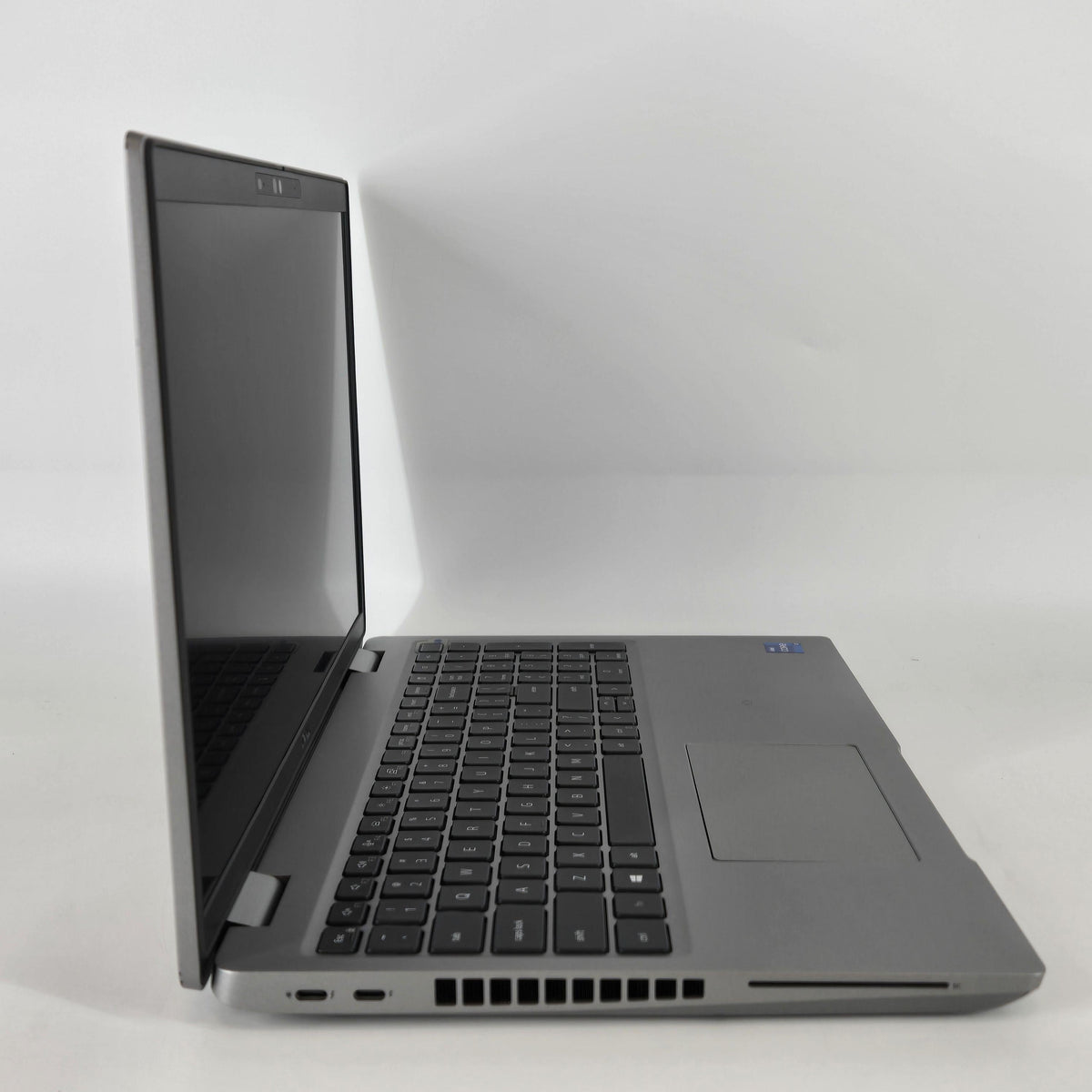 Dell Latitude 5521 15.6 Gray 2.5 GHz Intel Core i7 11th Gen. 32GB RAM 1TB Solid State Drive