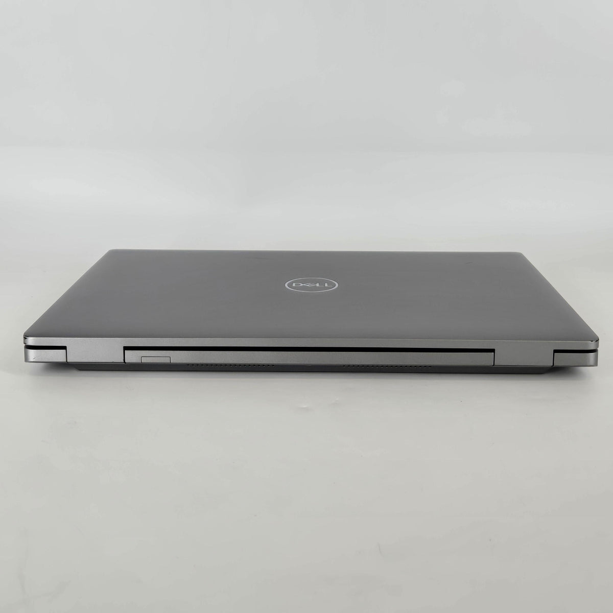 Dell Latitude 5521 15.6 Gray 2.5 GHz Intel Core i7 11th Gen. 32GB RAM 1TB Solid State Drive