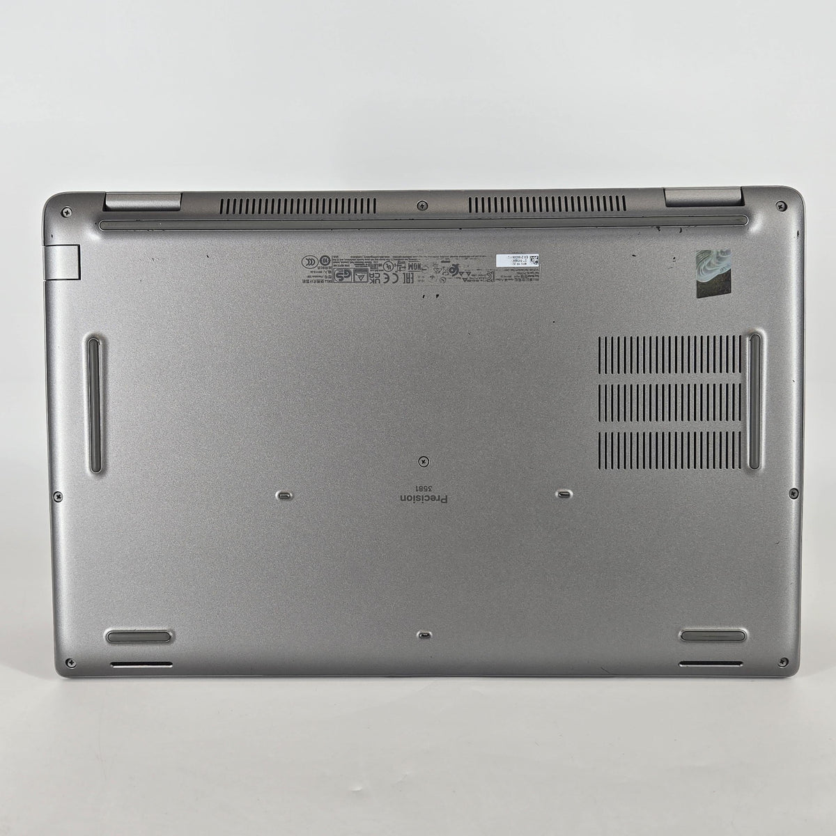 Dell Precision 3581 15.6 Gray 2.5 GHz Intel Core i7 13th Gen. 32GB RAM 512GB Solid State Drive NVIDIA RTX A1000 6 GB