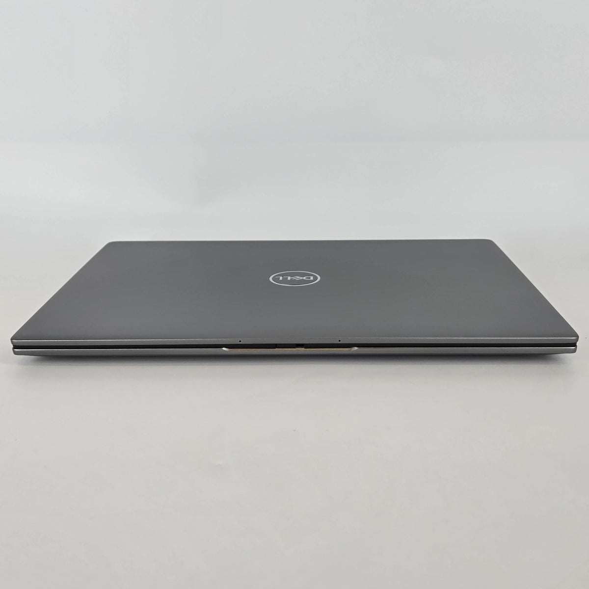 Dell Latitude 7440 14 Gray 1.9 GHz Intel Core i7 13th Gen. 32GB RAM 256GB Solid State Drive