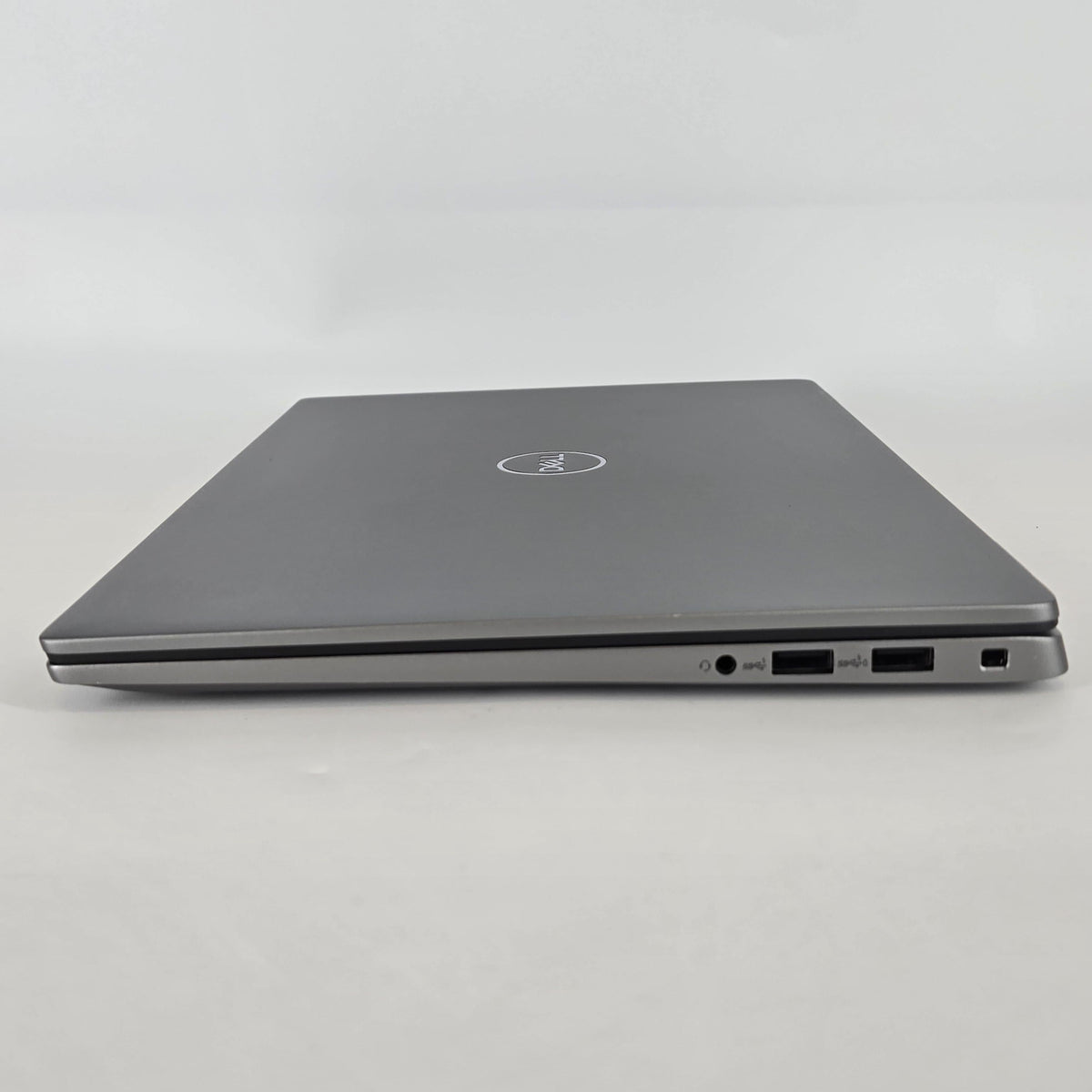 Dell Latitude 7440 14 Gray 1.9 GHz Intel Core i7 13th Gen. 32GB RAM 256GB Solid State Drive