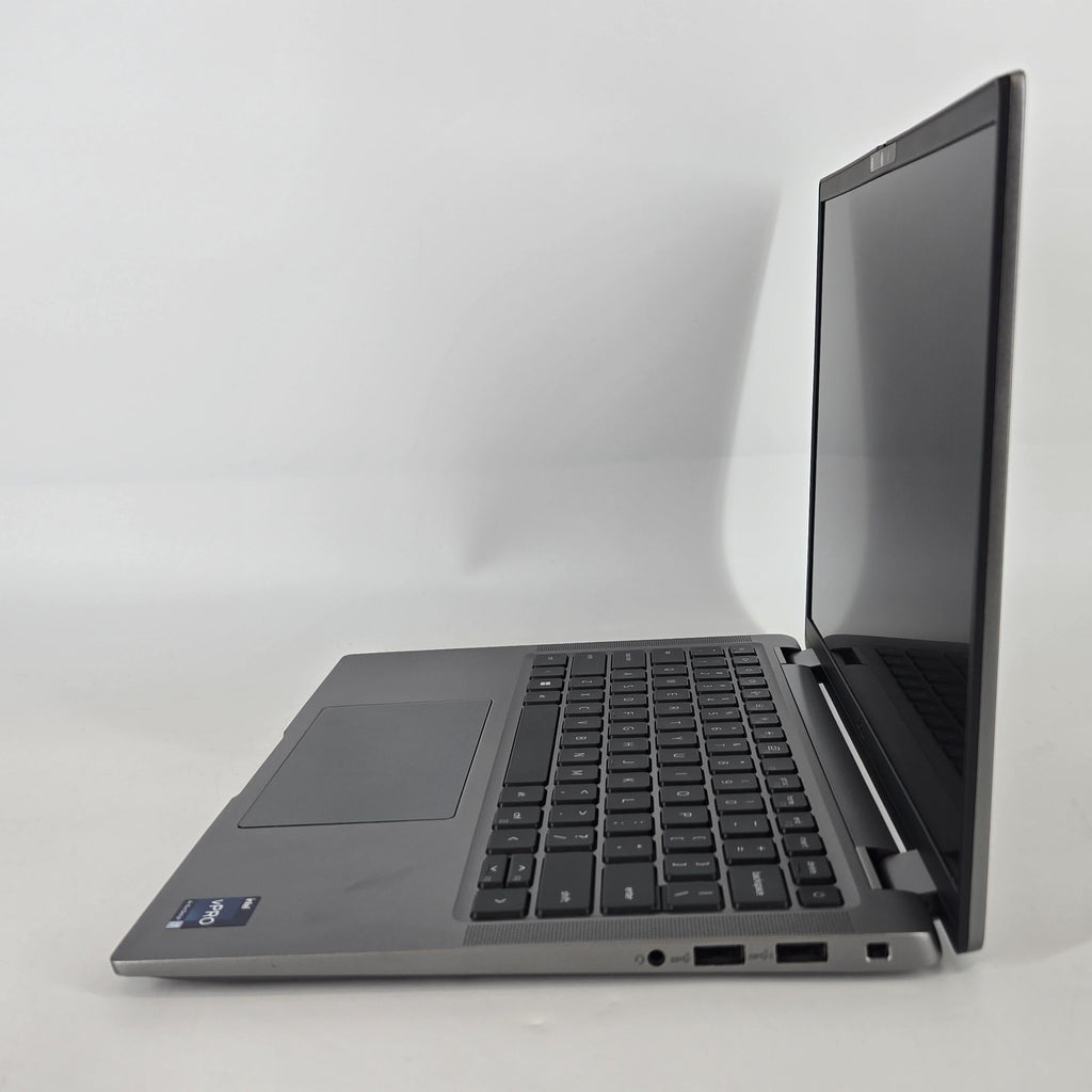 Dell Latitude 7440 14 Gray 1.9 GHz Intel Core i7 13th Gen. 32GB RAM 256GB Solid State Drive