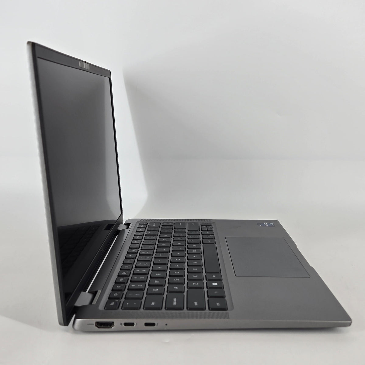 Dell Latitude 7440 14 Gray 1.9 GHz Intel Core i7 13th Gen. 32GB RAM 256GB Solid State Drive