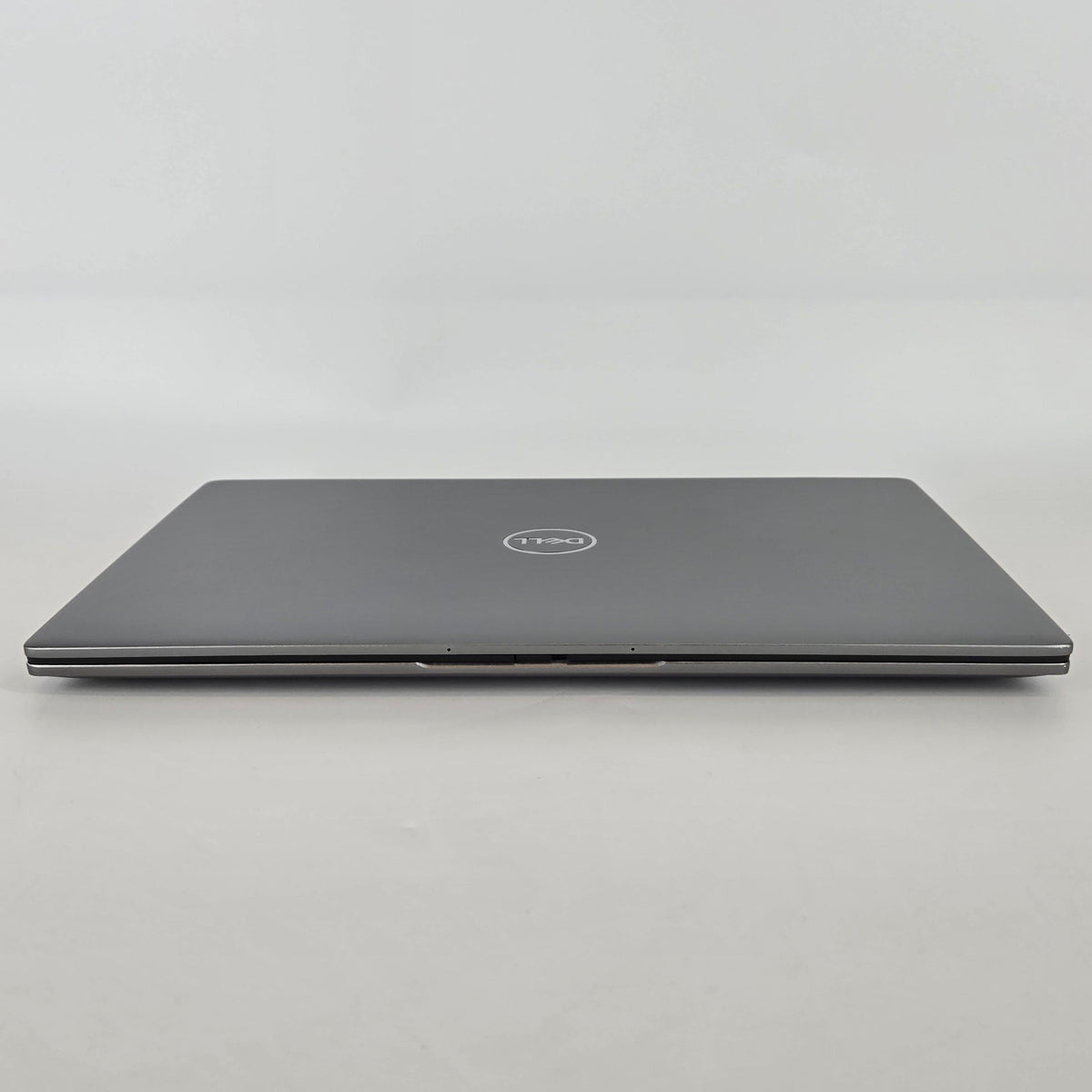 Dell Latitude 7440 14 Gray 1.9 GHz Intel Core i7 13th Gen. 32GB RAM 256GB Solid State Drive