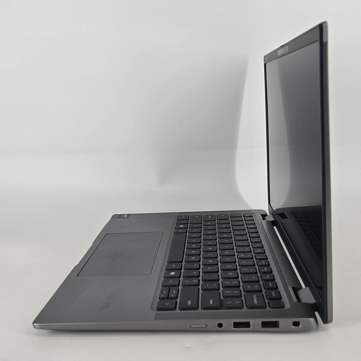 Latitude 7450 14 Gray 3.8 GHz Intel Core Ultra 7 32GB RAM 512GB Solid State Drive