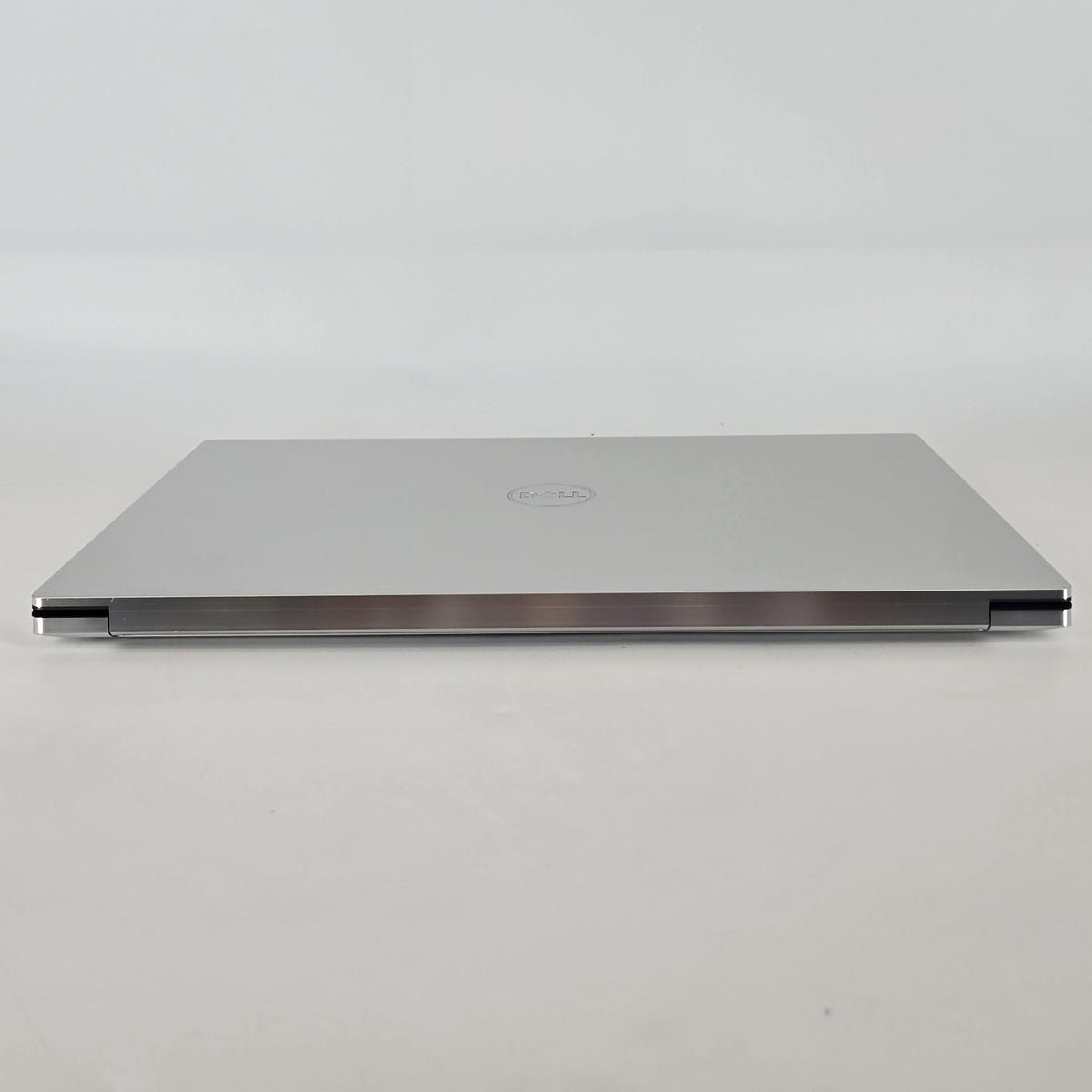 Dell XPS 15 9510 Silver 2.3 GHz Intel Core i7 11th Gen. 16GB RAM 512GB Solid State Drive NVIDIA GeForce RTX 3050 Ti 4 GB