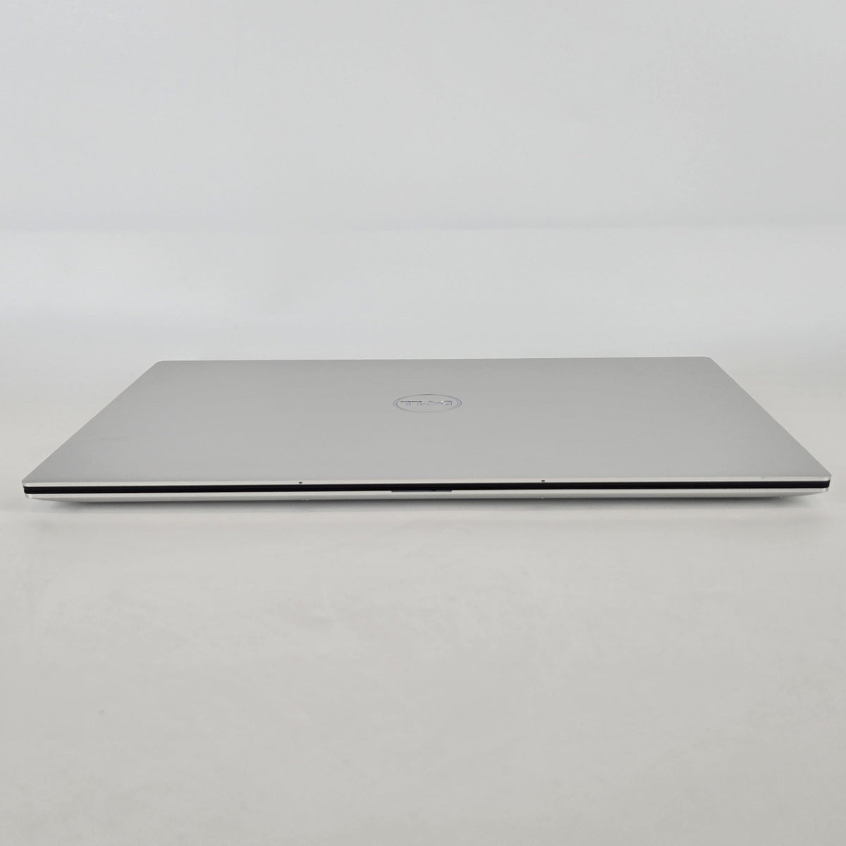 Dell XPS 15 9510 Silver 2.3 GHz Intel Core i7 11th Gen. 16GB RAM 512GB Solid State Drive NVIDIA GeForce RTX 3050 Ti 4 GB