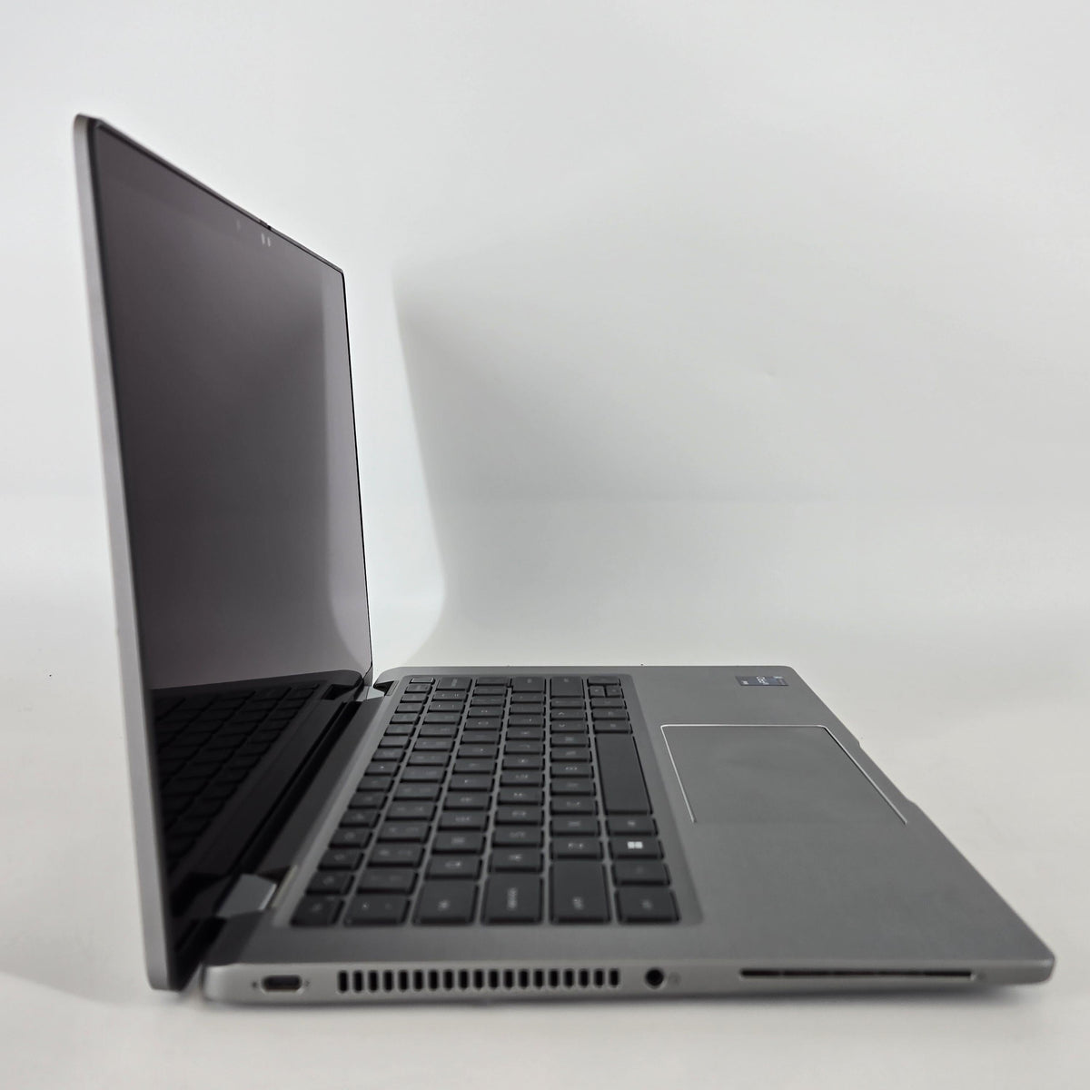 Dell Latitude 7430 14 Gray 1.8 GHz Intel Core i7 12th Gen. 32GB RAM 1TB Solid State Drive