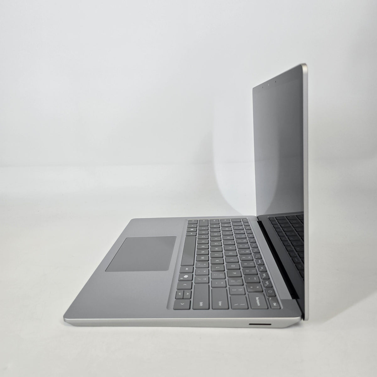 Microsoft Surface Laptop 6 13.5 Platinum 3.6 GHz Intel Core Ultra 5 16GB RAM 512GB Solid State Drive
