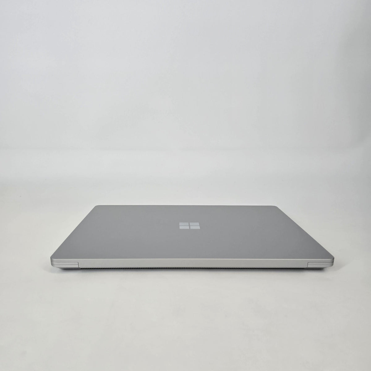 Microsoft Surface Laptop 6 13.5 Platinum 3.6 GHz Intel Core Ultra 5 16GB RAM 512GB Solid State Drive