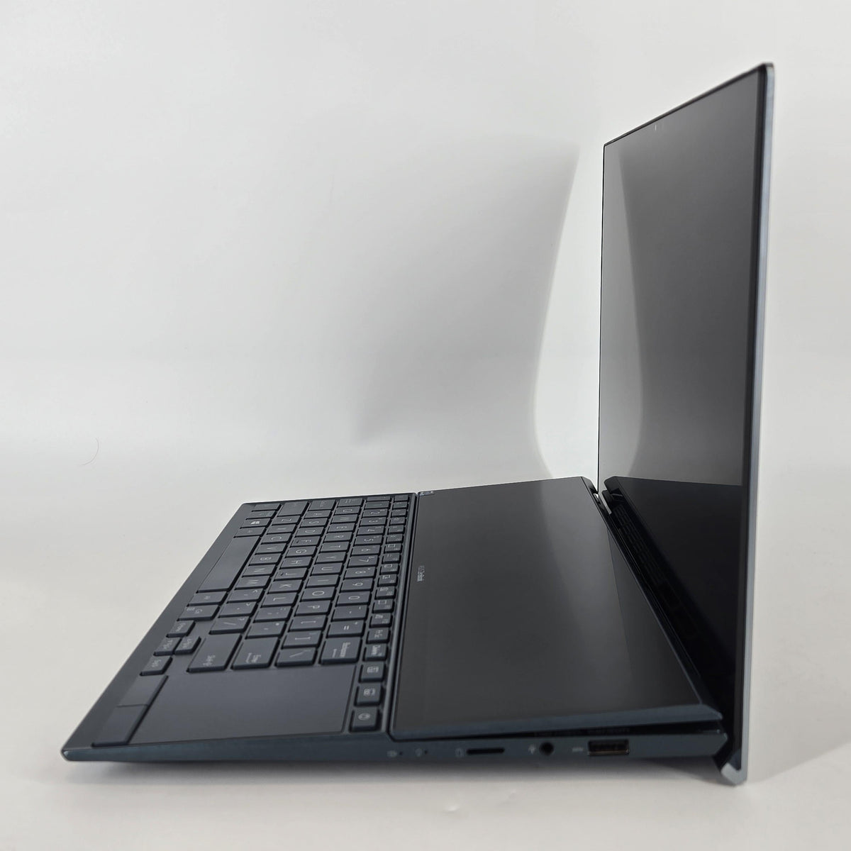 Asus Zenbook Duo 14 Blue 2.9 GHz Intel Core i7 11th Gen. 8GB RAM 512GB Solid State Drive