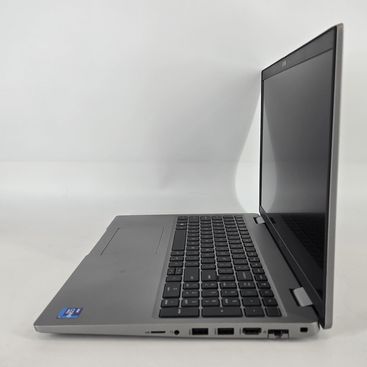 Dell Latitude 5520 15.6 Gray 3.0 GHz Intel Core i7 11th Gen. 16GB RAM 256GB Solid State Drive