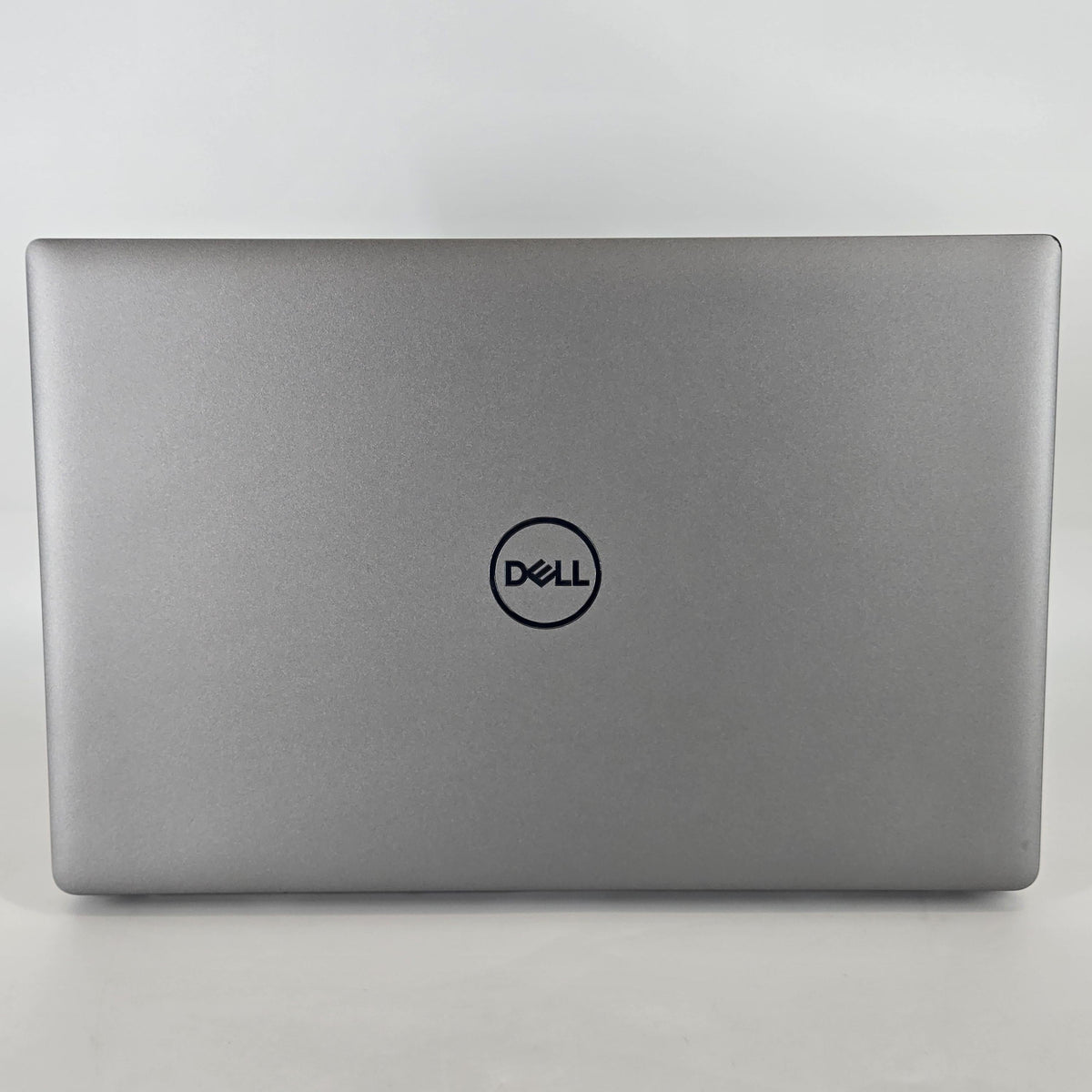 Dell Latitude 5520 15.6 Gray 3.0 GHz Intel Core i7 11th Gen. 16GB RAM 256GB Solid State Drive