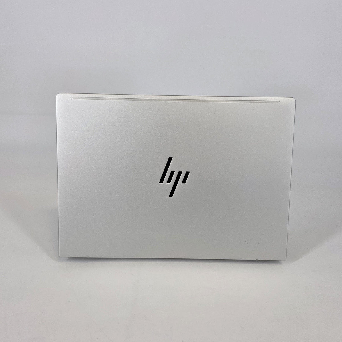 HP EliteBook 6 G1i 13.6 Silver 1.5 GHz Intel Core Ultra 5 Series 2 40GB RAM 256GB Solid State Drive