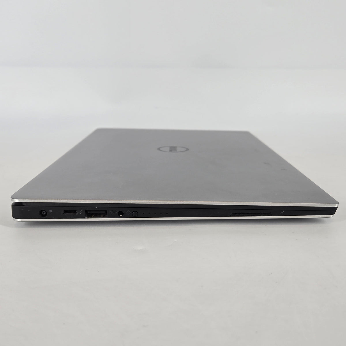 Dell XPS 13 9360 Silver 2.5 GHz Intel Core i5 7th Gen. 8GB RAM 128GB Solid State Drive