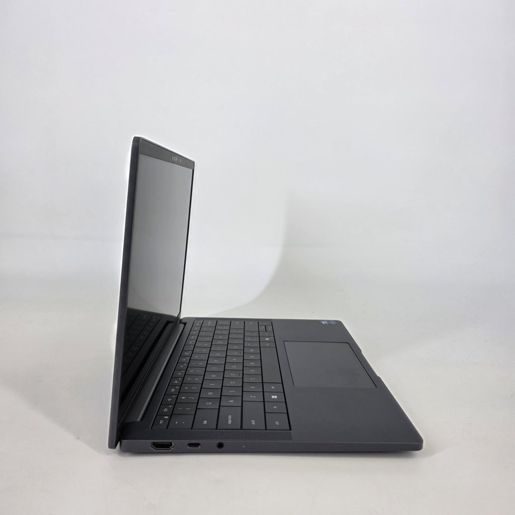 Dell Pro 14 Premium PA14250 Black 2.2 GHz Intel Core Ultra 7 Series 2 32GB RAM 512GB Solid State Drive