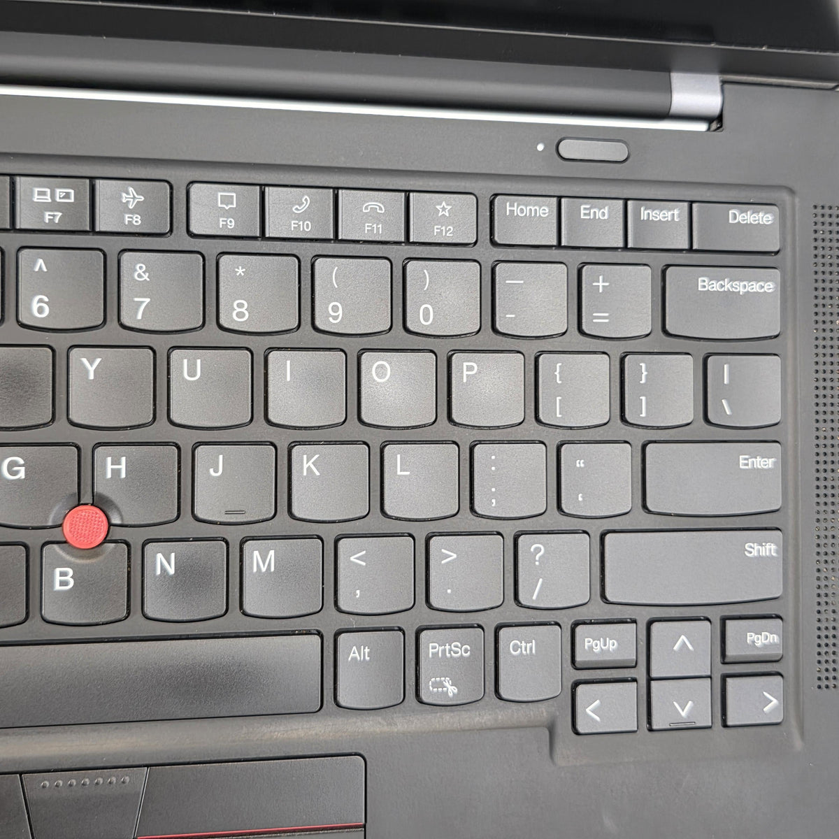 Lenovo ThinkPad X1 Carbon Gen 9 14 Black 2.6 GHz Intel Core i5 11th Gen. 16GB RAM 512GB Solid State Drive