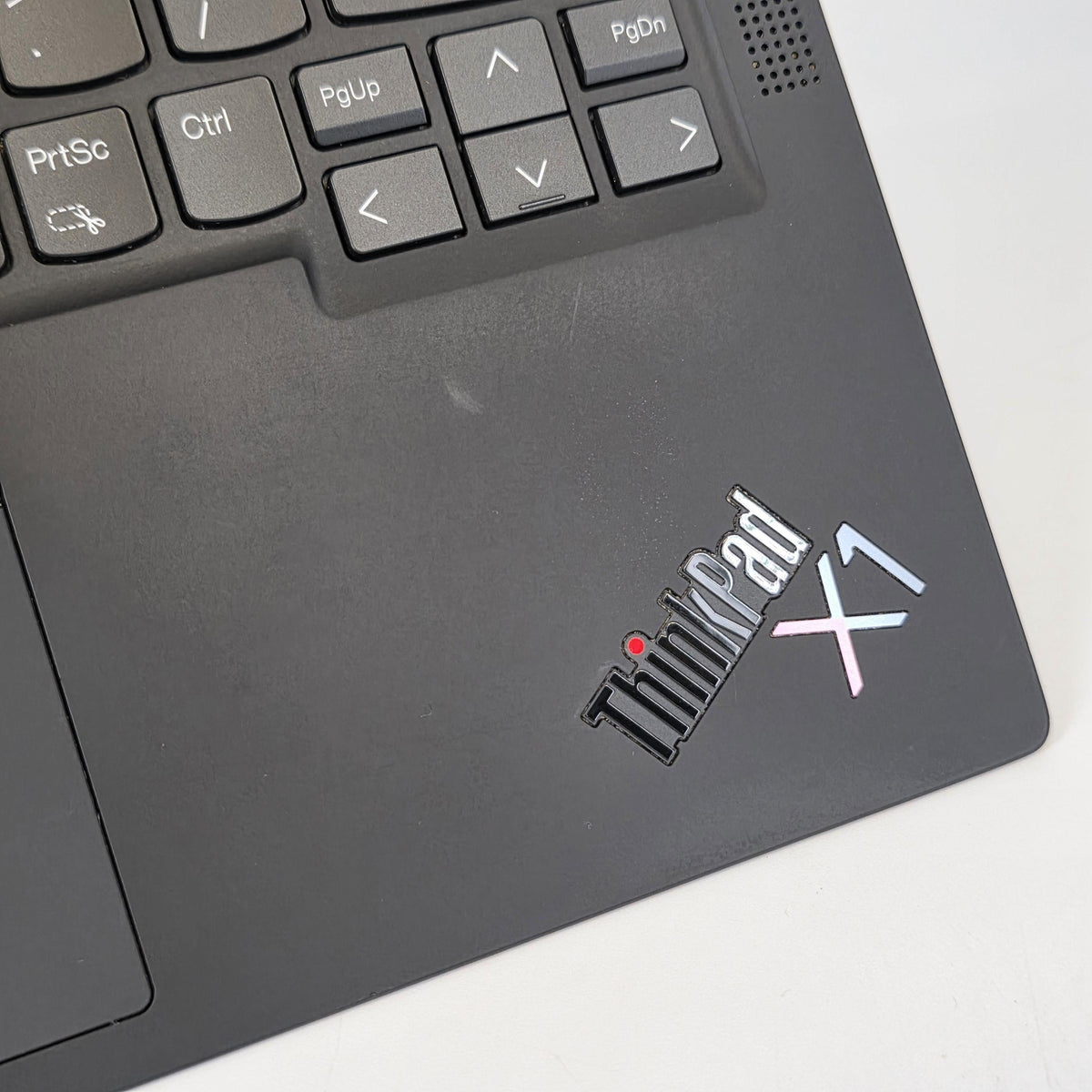 Lenovo ThinkPad X1 Carbon Gen 9 14 Black 2.6 GHz Intel Core i5 11th Gen. 16GB RAM 512GB Solid State Drive