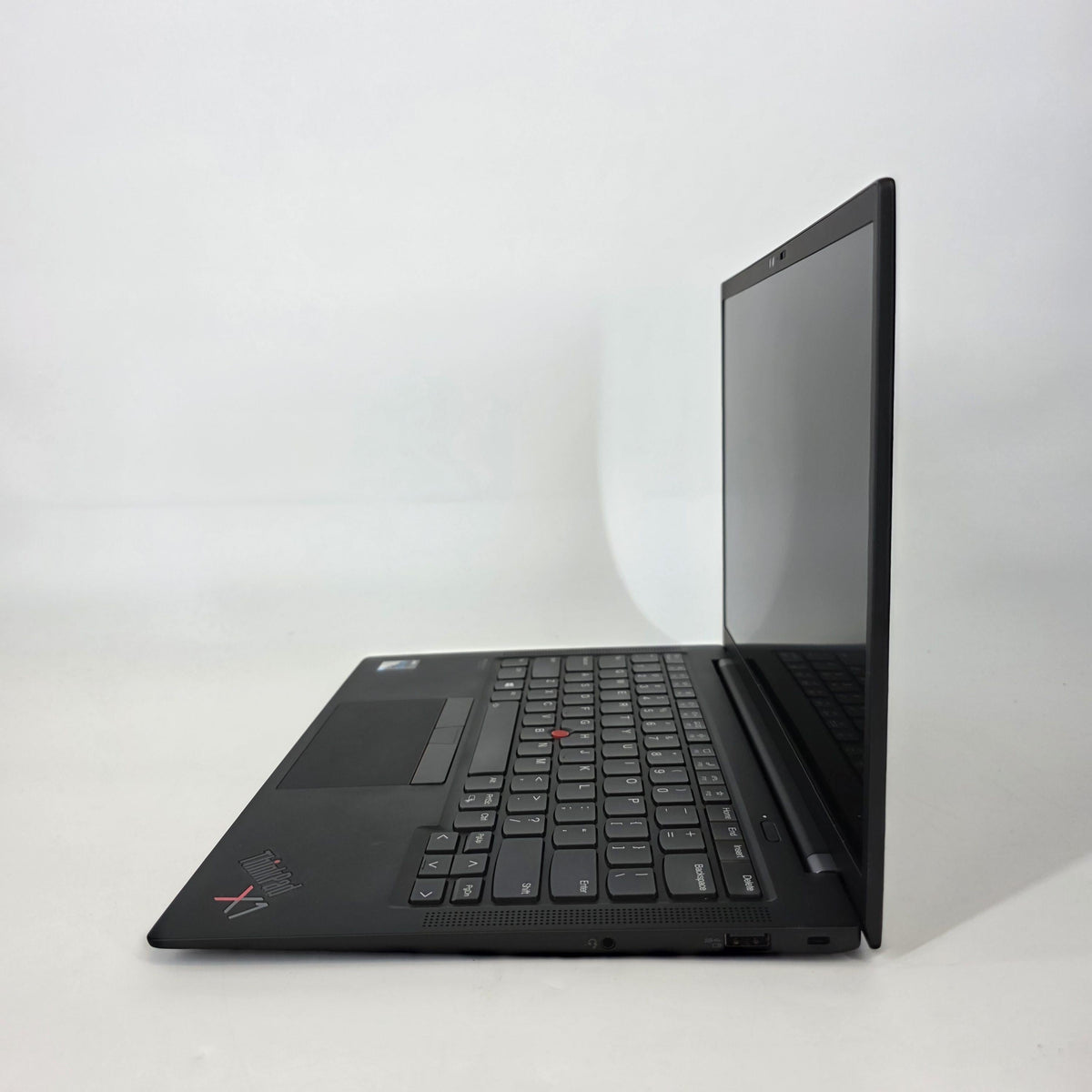 Lenovo ThinkPad X1 Carbon Gen 9 14 Black 2.6 GHz Intel Core i5 11th Gen. 16GB RAM 512GB Solid State Drive