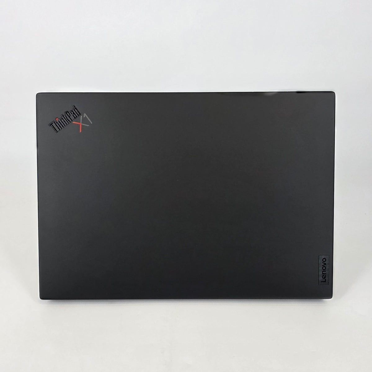 Lenovo ThinkPad X1 Carbon Gen 9 14 Black 2.6 GHz Intel Core i5 11th Gen. 16GB RAM 512GB Solid State Drive