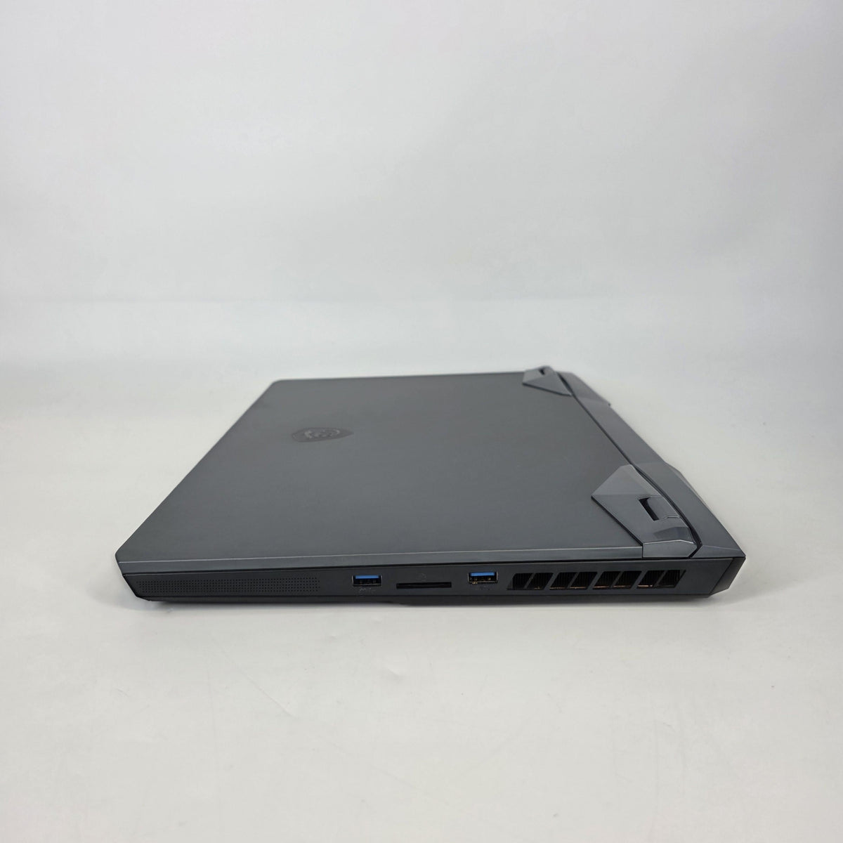 MSI Raider GE76 17.3 Blue 2.3 GHz Intel Core i7 11th Gen. 32GB RAM 1TB Solid State Drive NVIDIA GeForce RTX 3080 16 GB