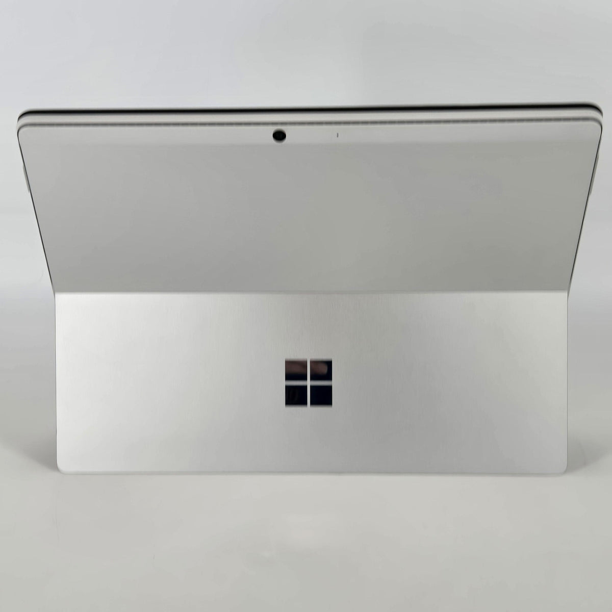 Surface Pro 8 13 Silver Unlocked 2.6 GHz Intel Core i5 11th Gen. 16GB RAM 256GB Solid State Drive