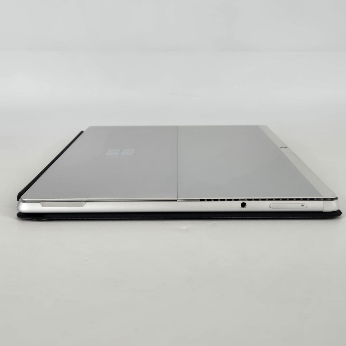 Surface Pro 8 13 Silver Unlocked 2.6 GHz Intel Core i5 11th Gen. 16GB RAM 256GB Solid State Drive